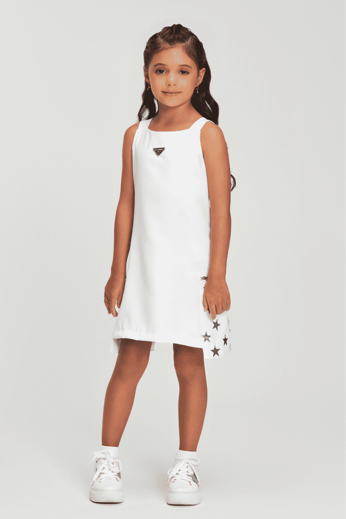 Vestido de alfaiataria com aplicação de estrelas