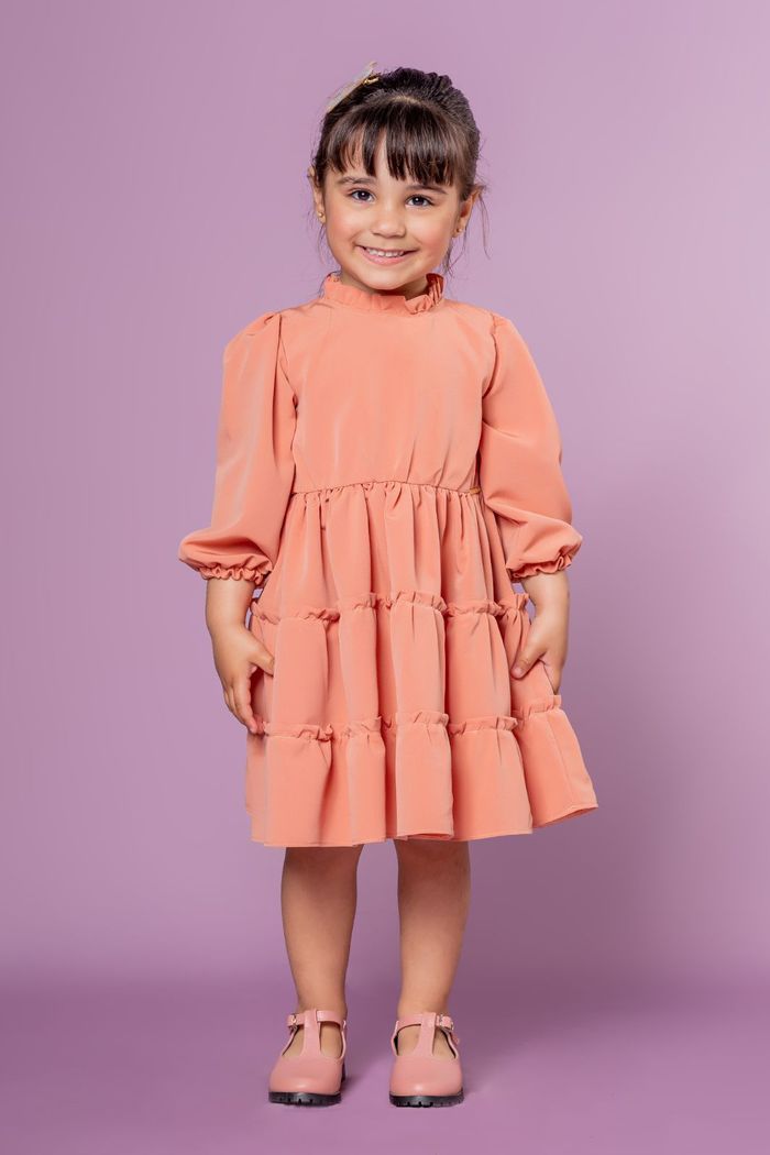 Vestido rosé de mangas bufantes