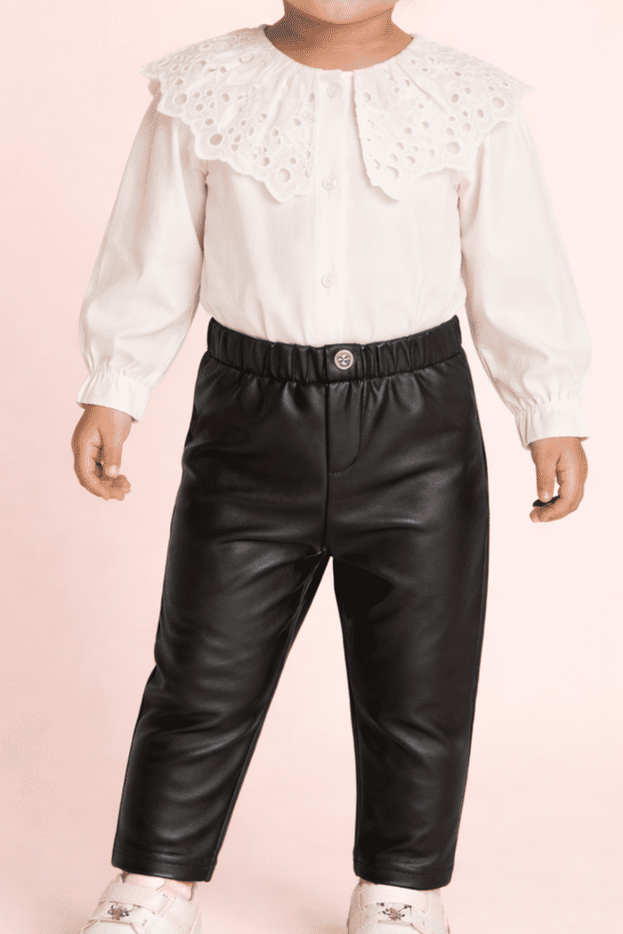 Calça preta com veludo