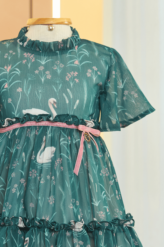 Vestido com estampa de cisne