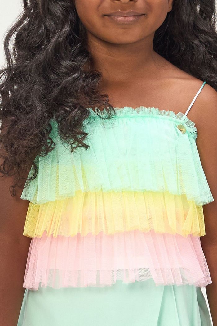 Conjunto com blusa de tule e short saia de cotton