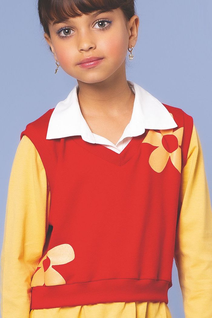 Vestido com sobreposição fixa