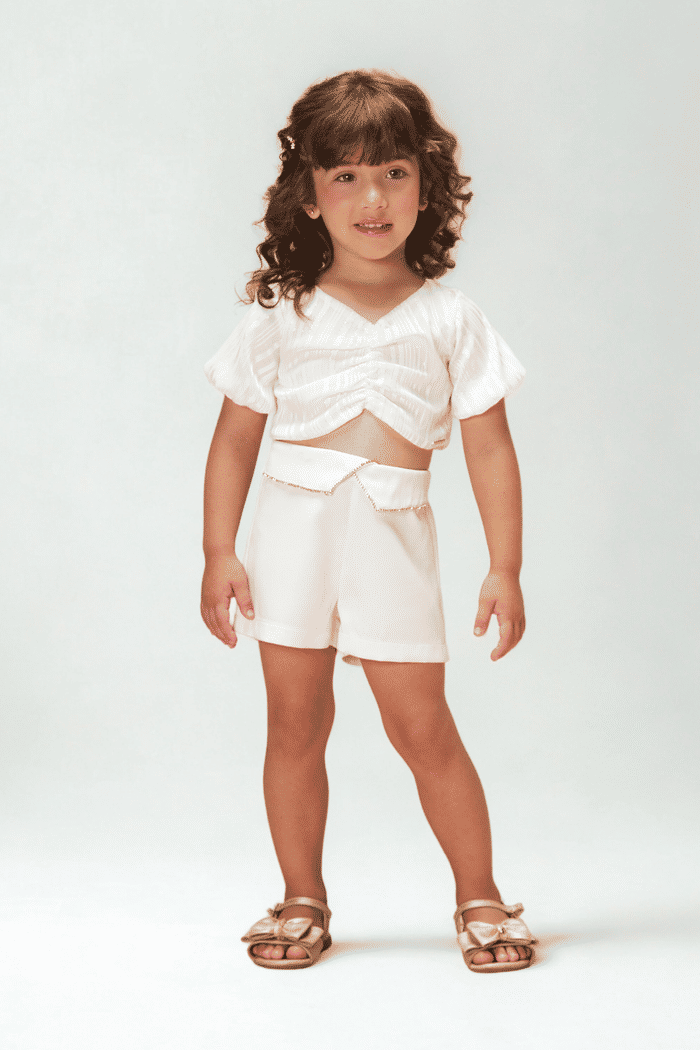 Conjunto com transparência metálica