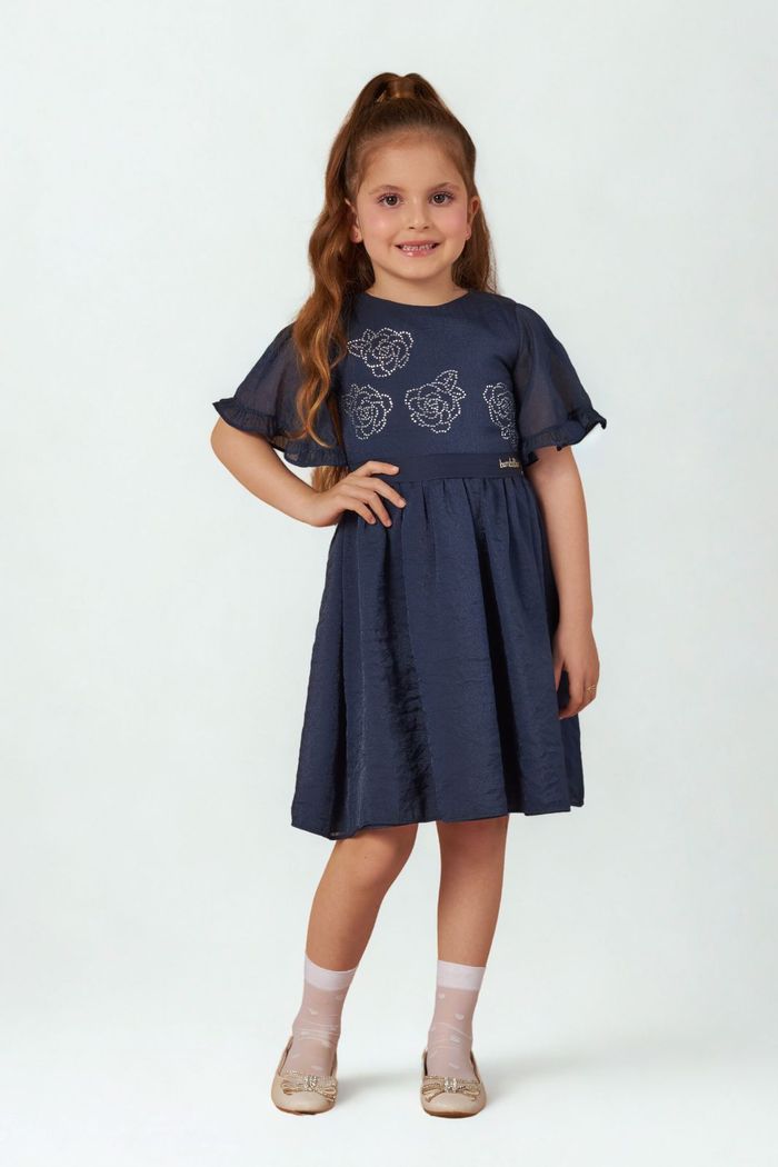 Vestido com aplicação de flores em strass