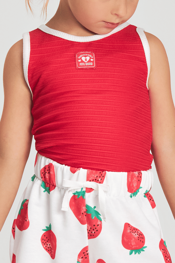 Conjunto regata de ribana e short com estampa de morangos