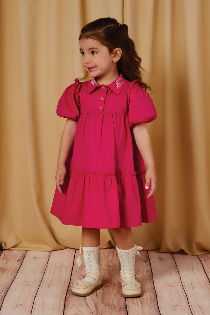 Vestido de tricoline com babados