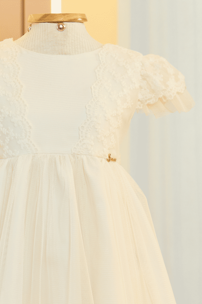 Vestido batismo de tule bordado