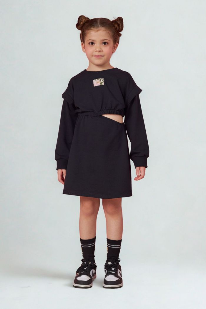 Vestido de moletinho com abertura na lateral