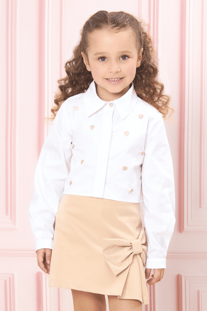 Camisa de tricoline com aplique de corações