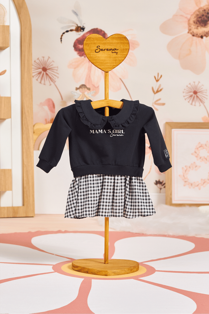 Vestido de moletom com saia xadrez