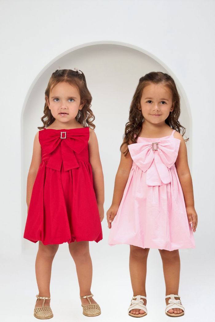 Vestido balonê com laço no peito