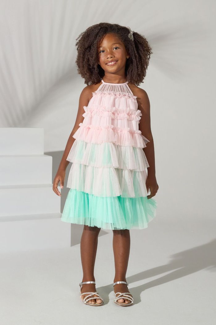 Vestido de tule com babados