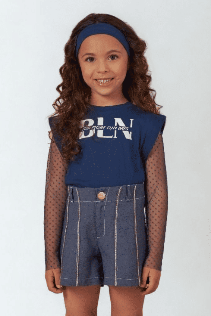 Blusa com mangas de tule poá