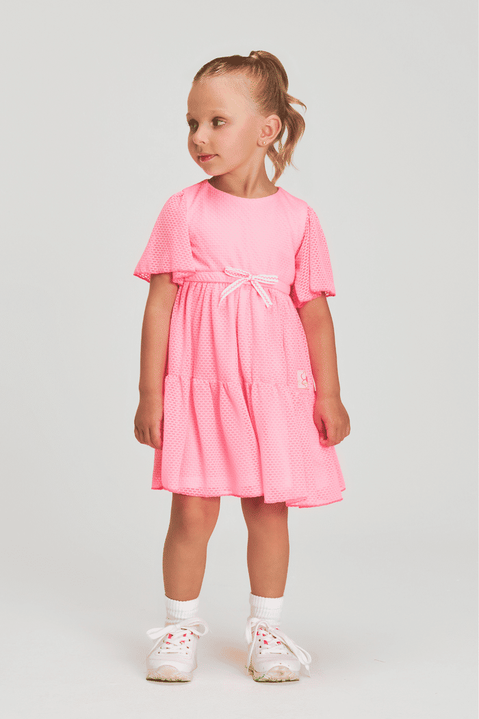 Vestido de tela rosa neon