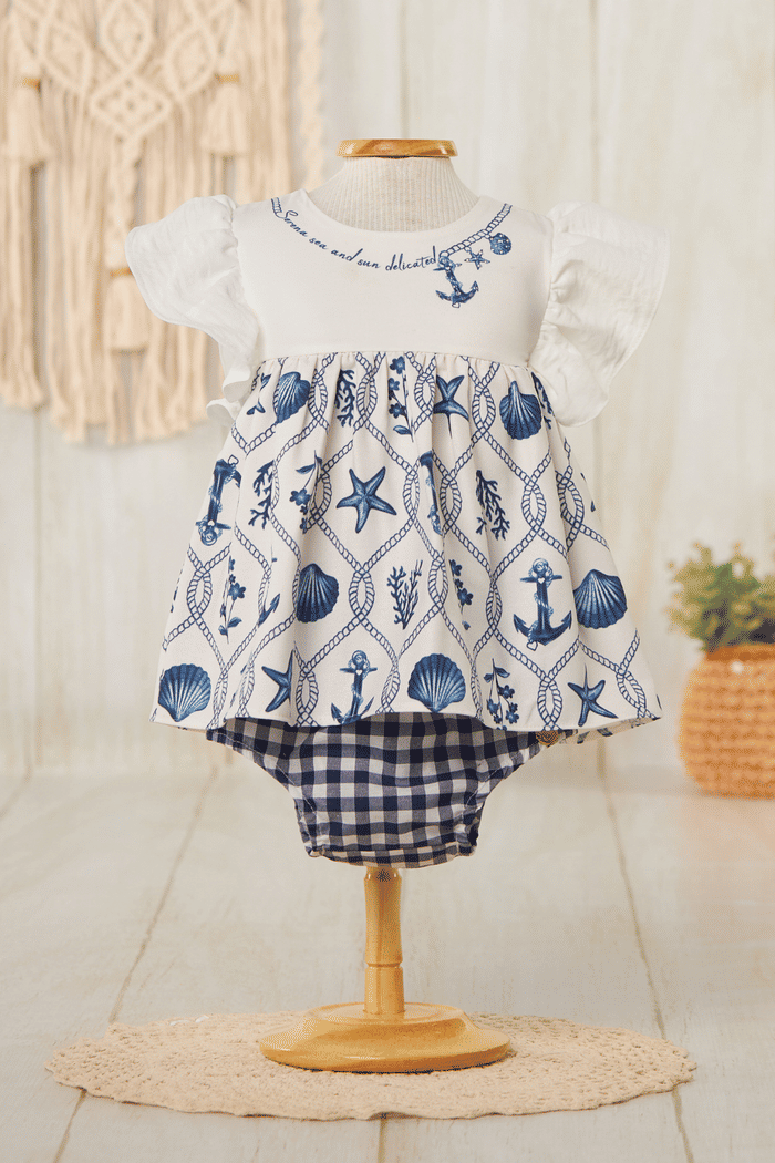 Conjunto com estampa náutica e xadrez