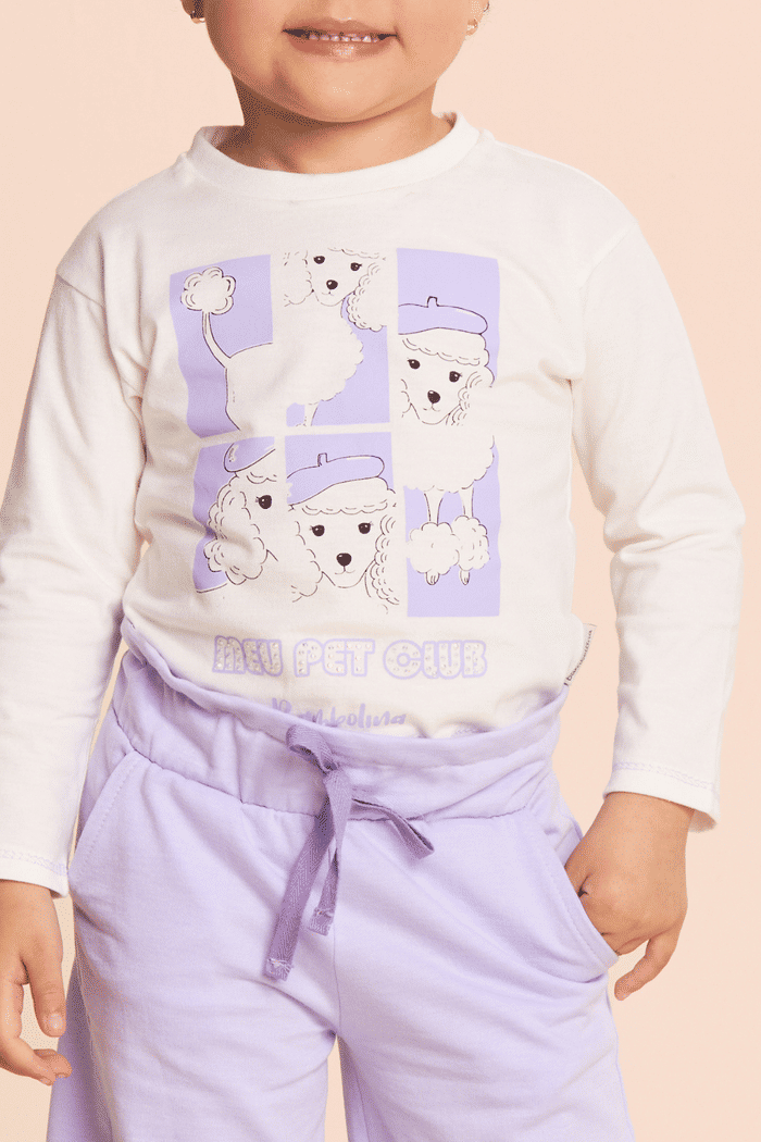 Conjunto blusa com estampa em silk e calça de pluminha