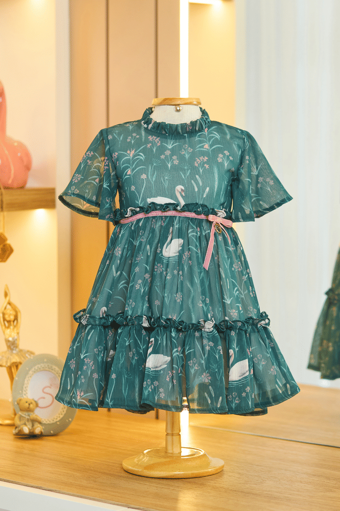 Vestido com estampa de cisne