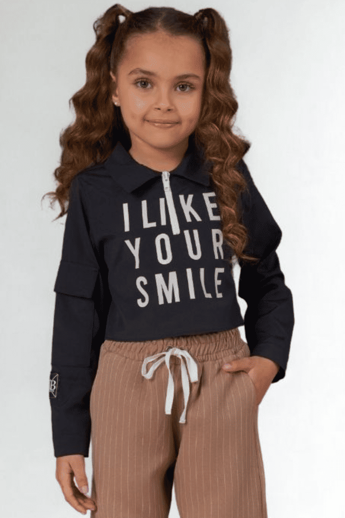 Camisa com estampa em silk e detalhe de bolso na manga