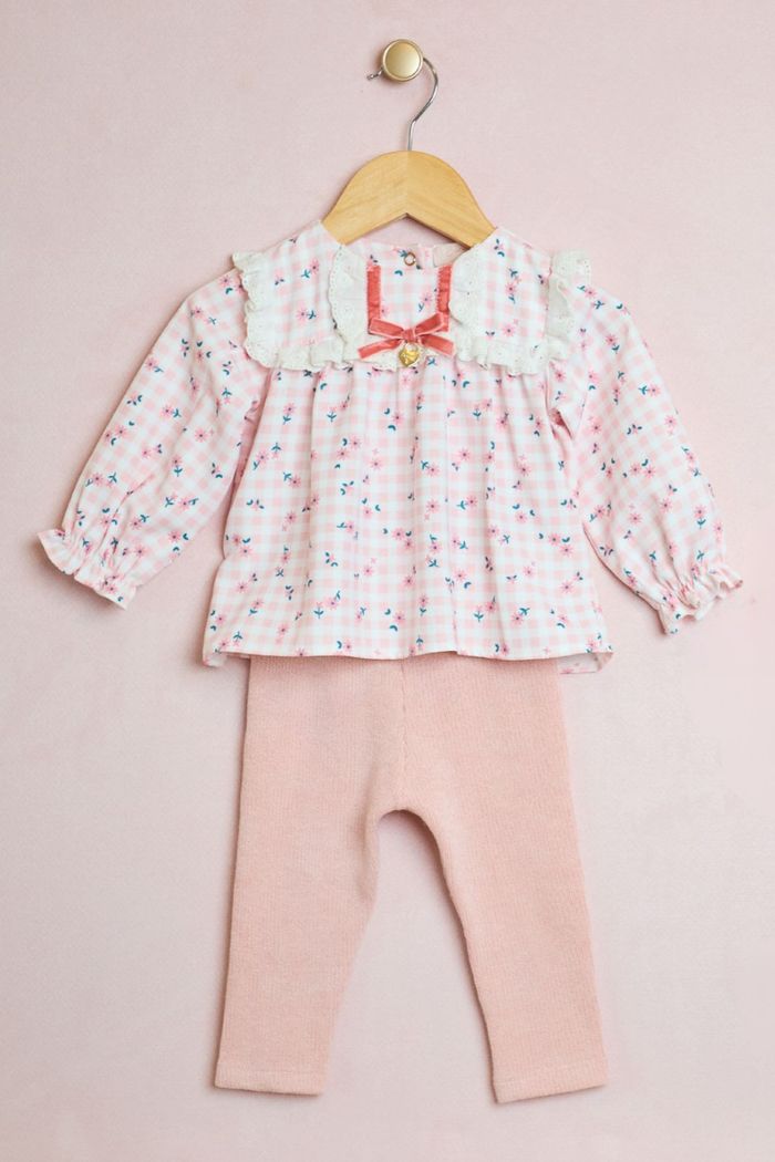 Conjunto de dunas estampada e calça de tricot