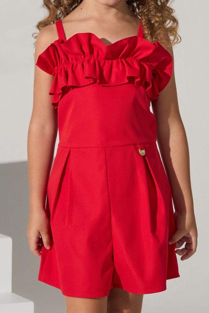 Macaquinho de alfaiataria com babado no decote