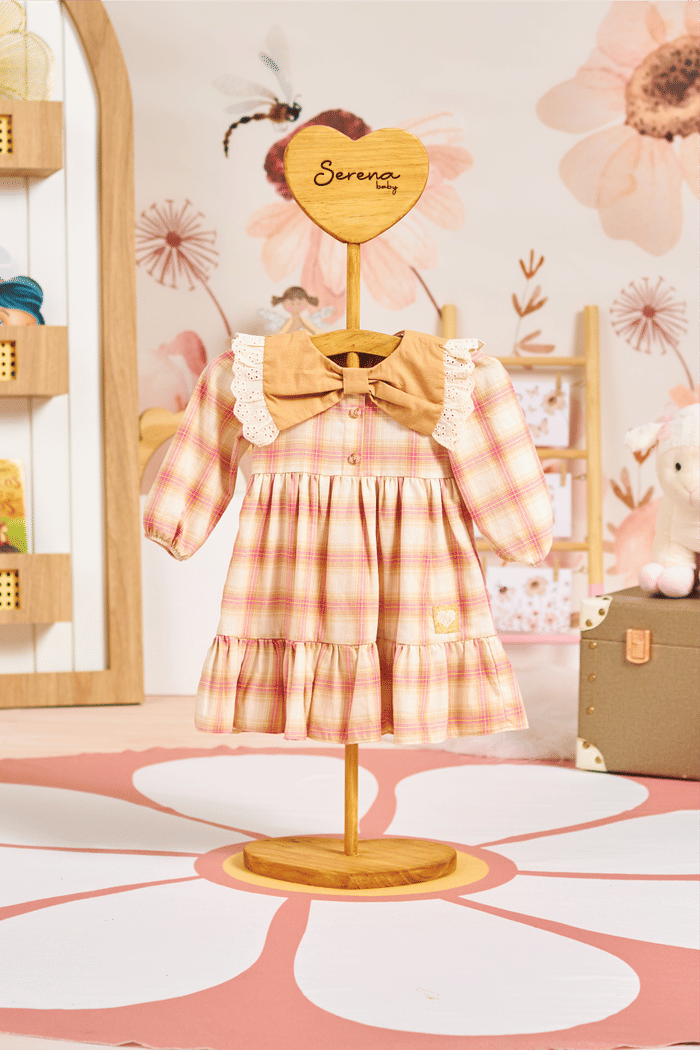 Vestido de cotton com detalhe de renda na gola