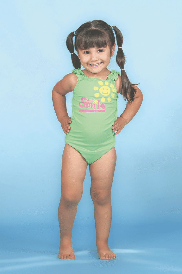 Maiô estampado com aberturas laterais