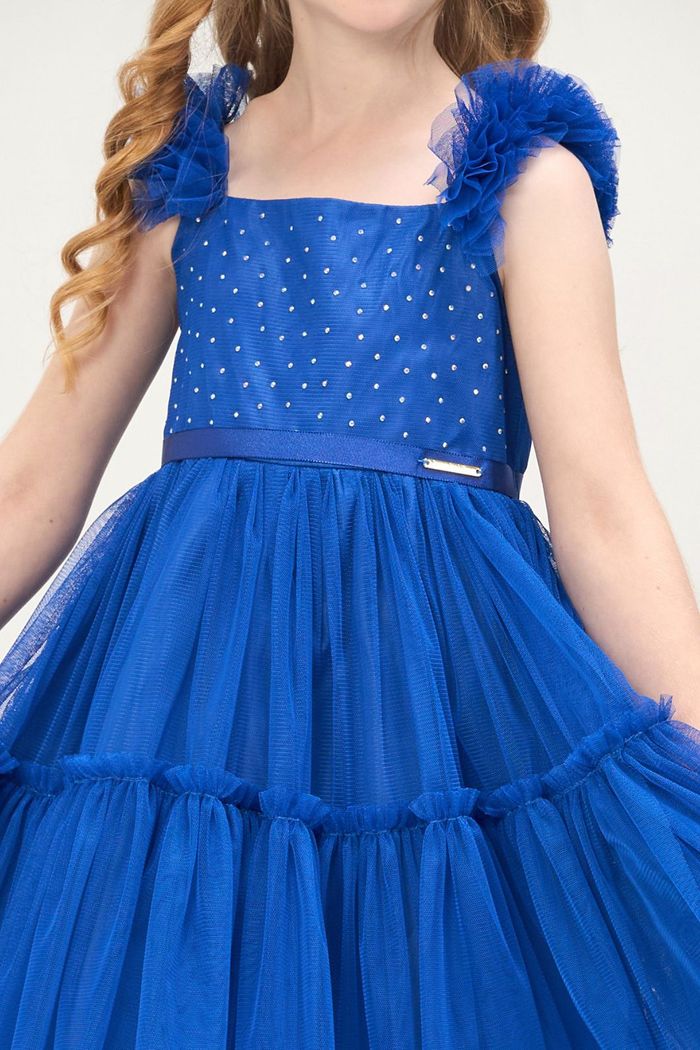 Vestido de tule com strass no peito