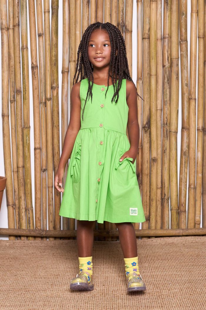 Vestido de tricoline com abotoamento frontal