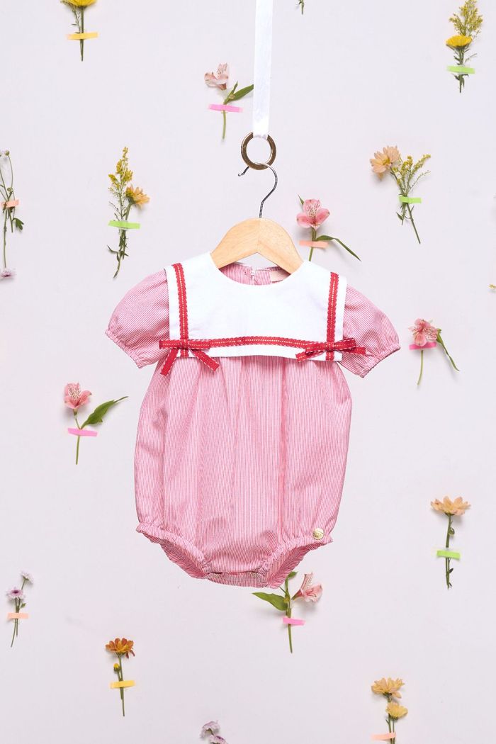 Romper listrado com gola