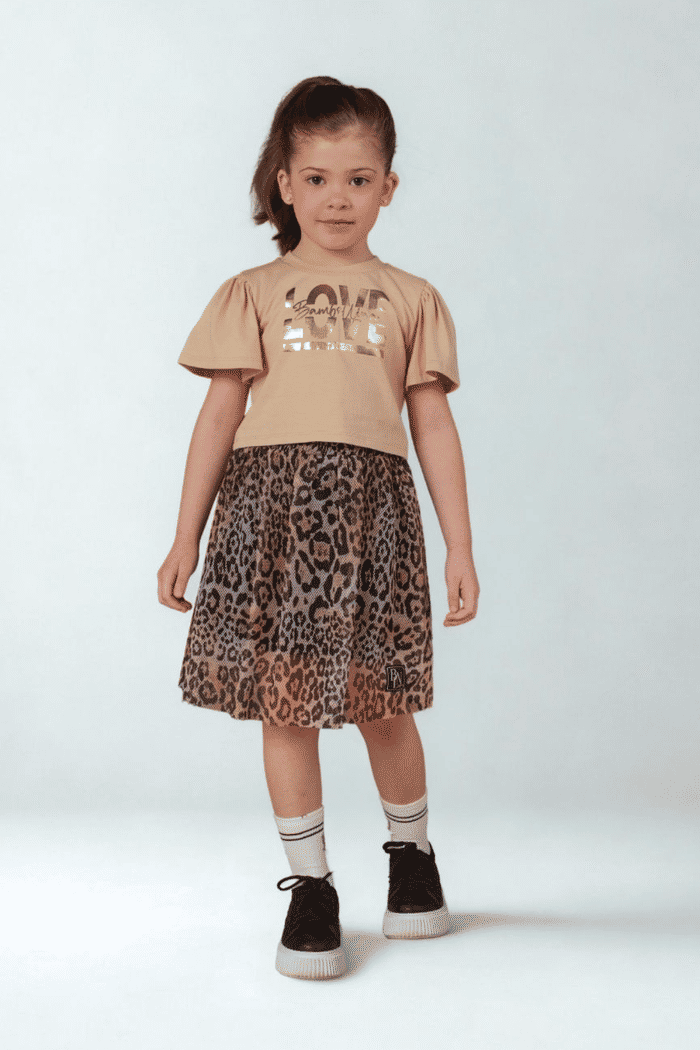 Conjunto blusa com estampa em silk e saia de tela de onça