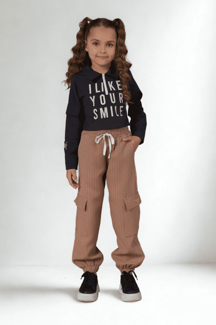 Camisa com estampa em silk e detalhe de bolso na manga