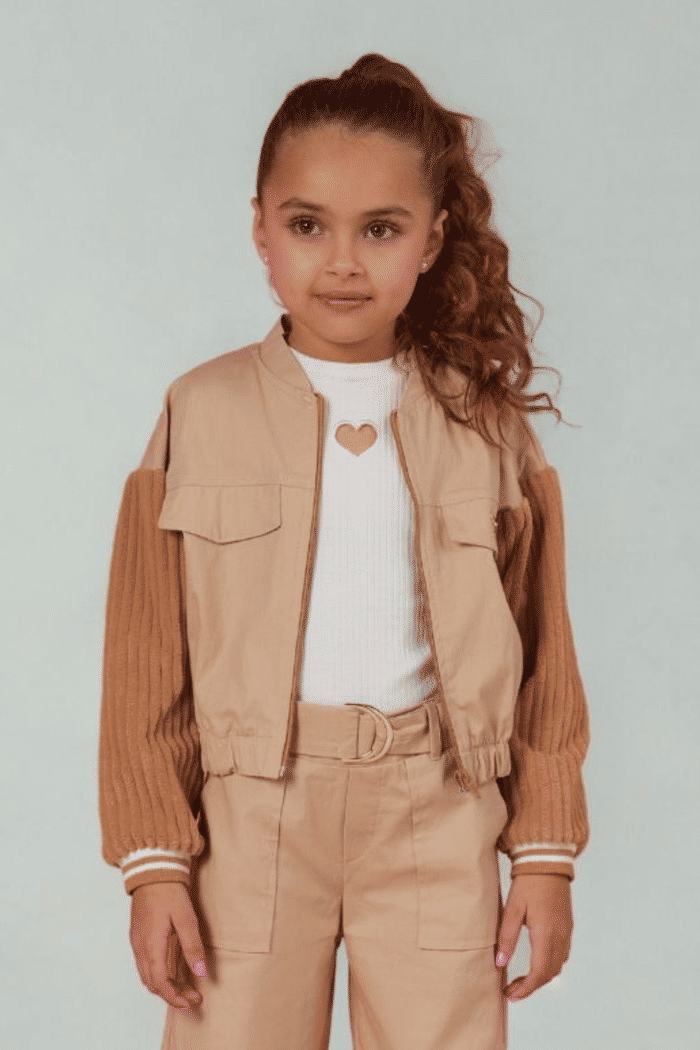 Jaqueta com mangas de veludo