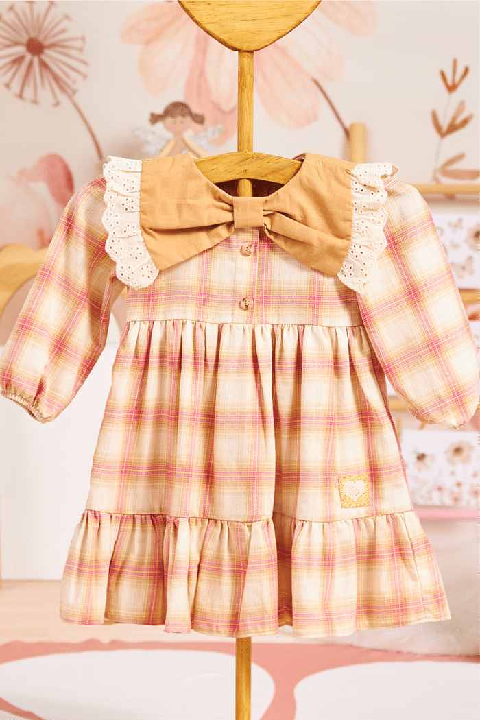 Vestido de cotton com detalhe de renda na gola