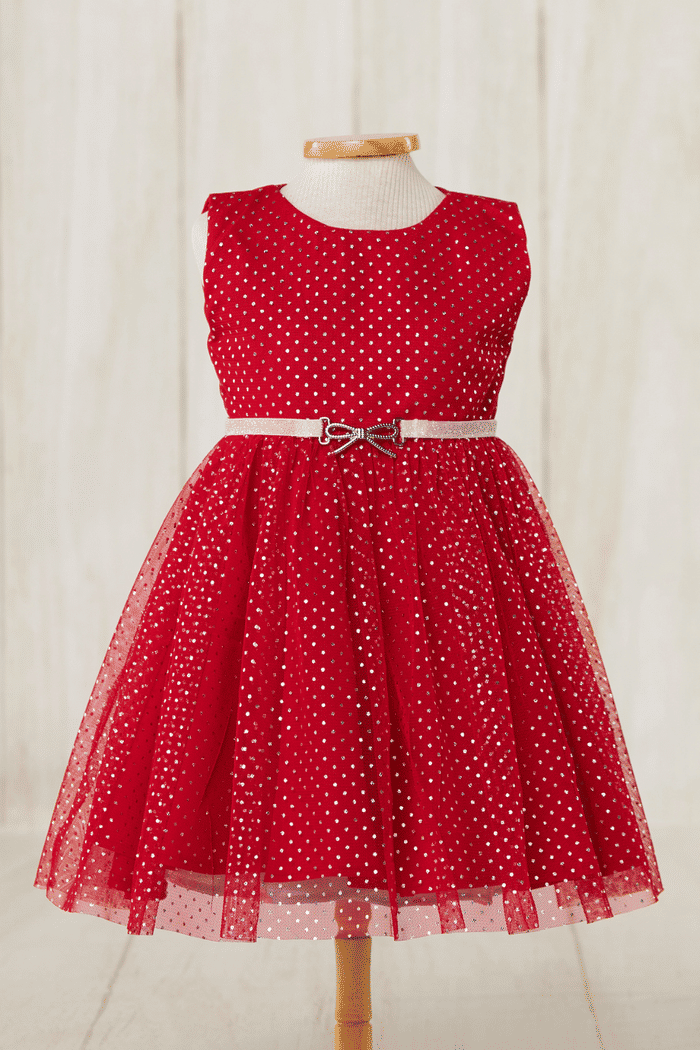 Vestido de tule vermelho com brilhos