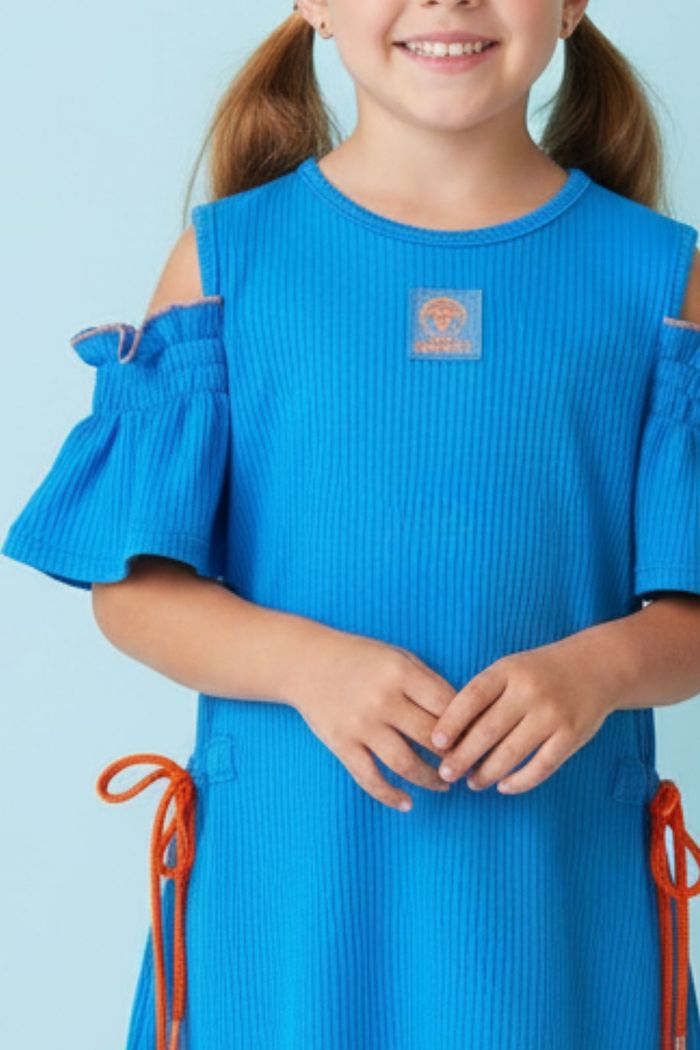 Vestido canelado com manga de lastex