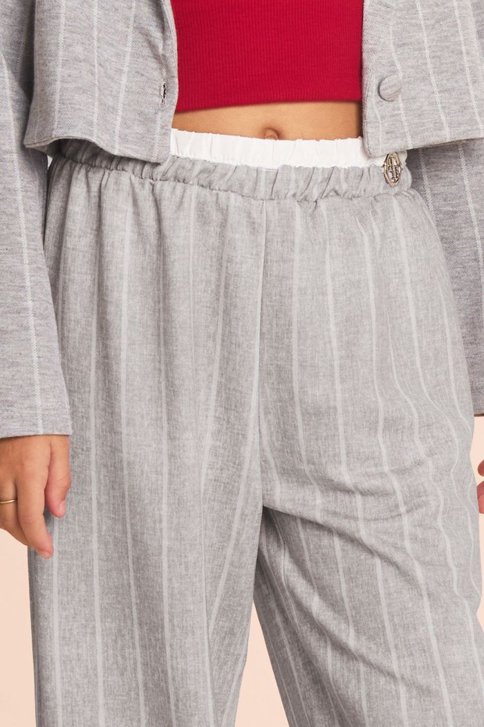 Calça de malha giz