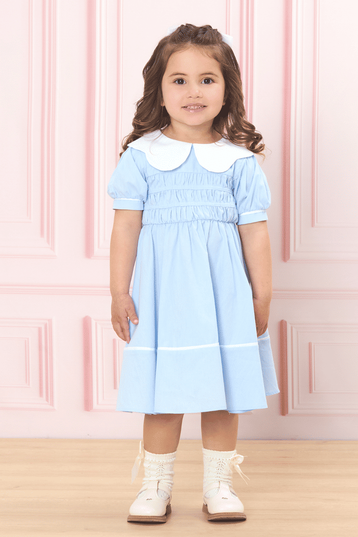 Vestido de tricoline com detalhes em off