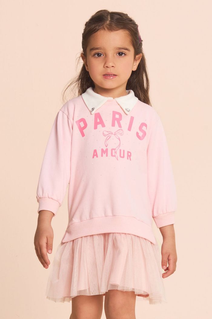 Vestido com silk e strass no peito e saia de tule