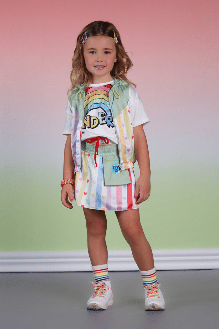 Colete com capuz e estampa de corações com zíper