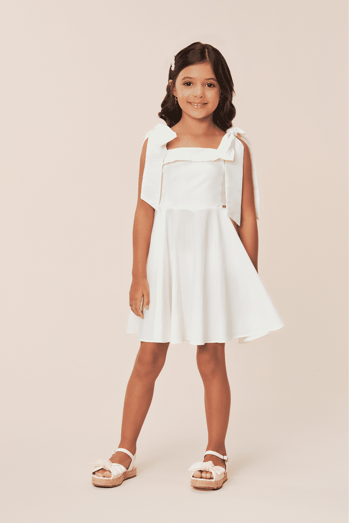 Vestido com alças para amarração efeito laço