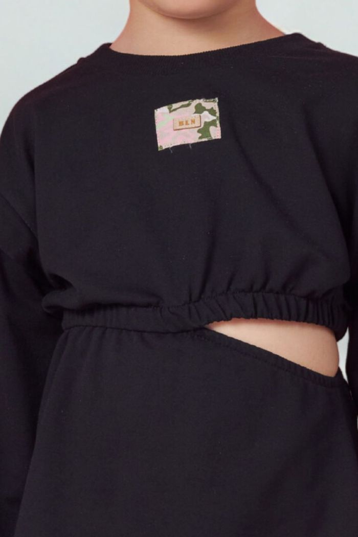 Vestido de moletinho com abertura na lateral