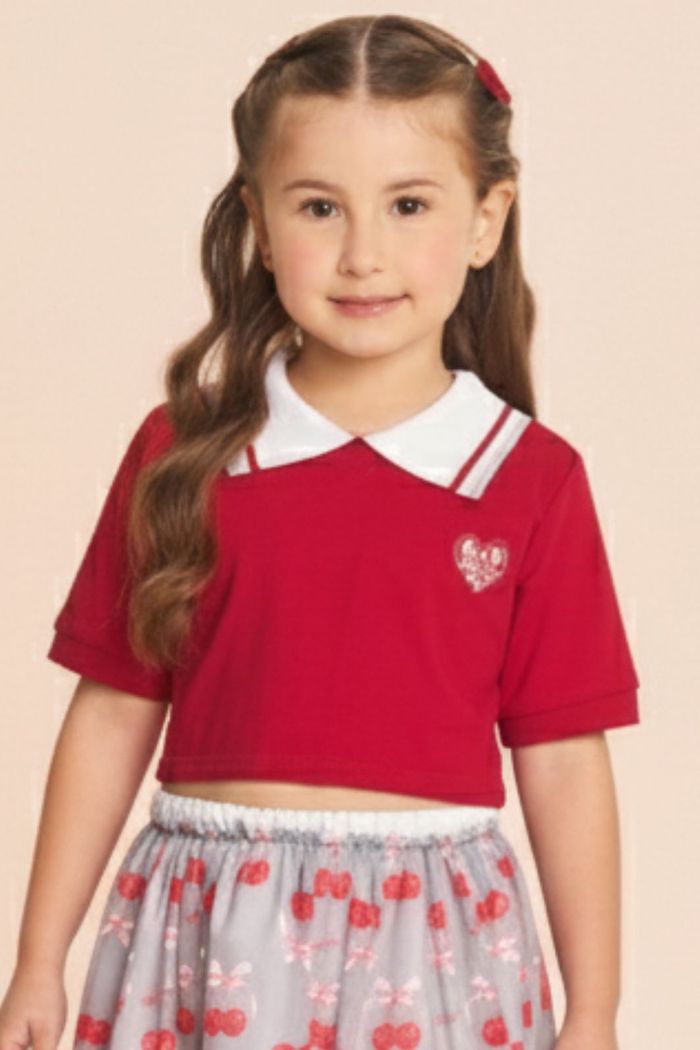 Conjunto blusa de manga curta e saia de tule estampa de cerejas