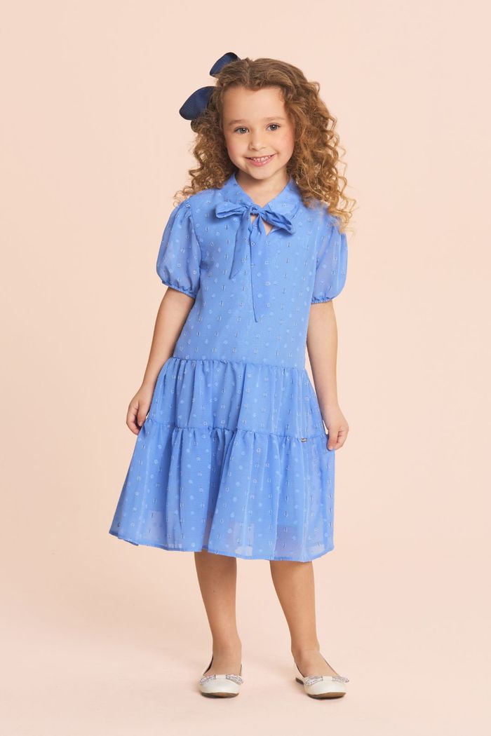 Vestido com detalhe amarração na gola