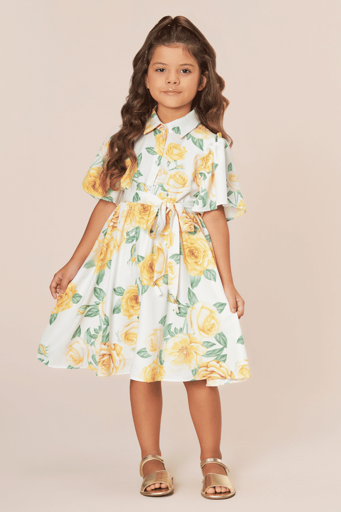 Vestido com estampa de flores amarelas