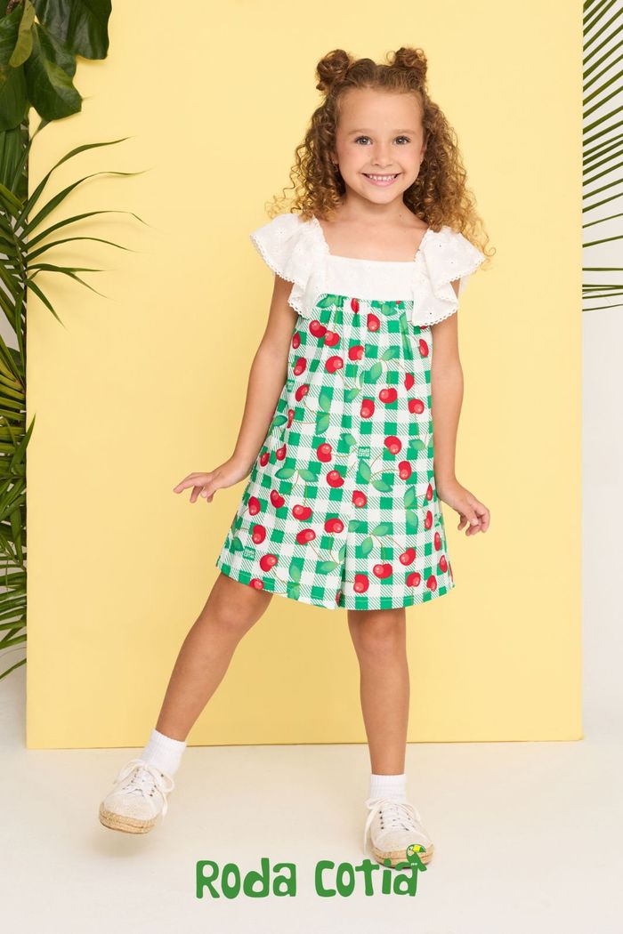 Macacão estampa xadrez e cerejas