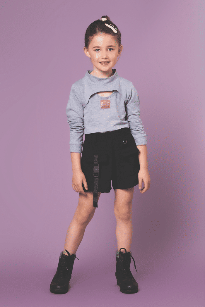 Conjunto blusa com sobreposição e short