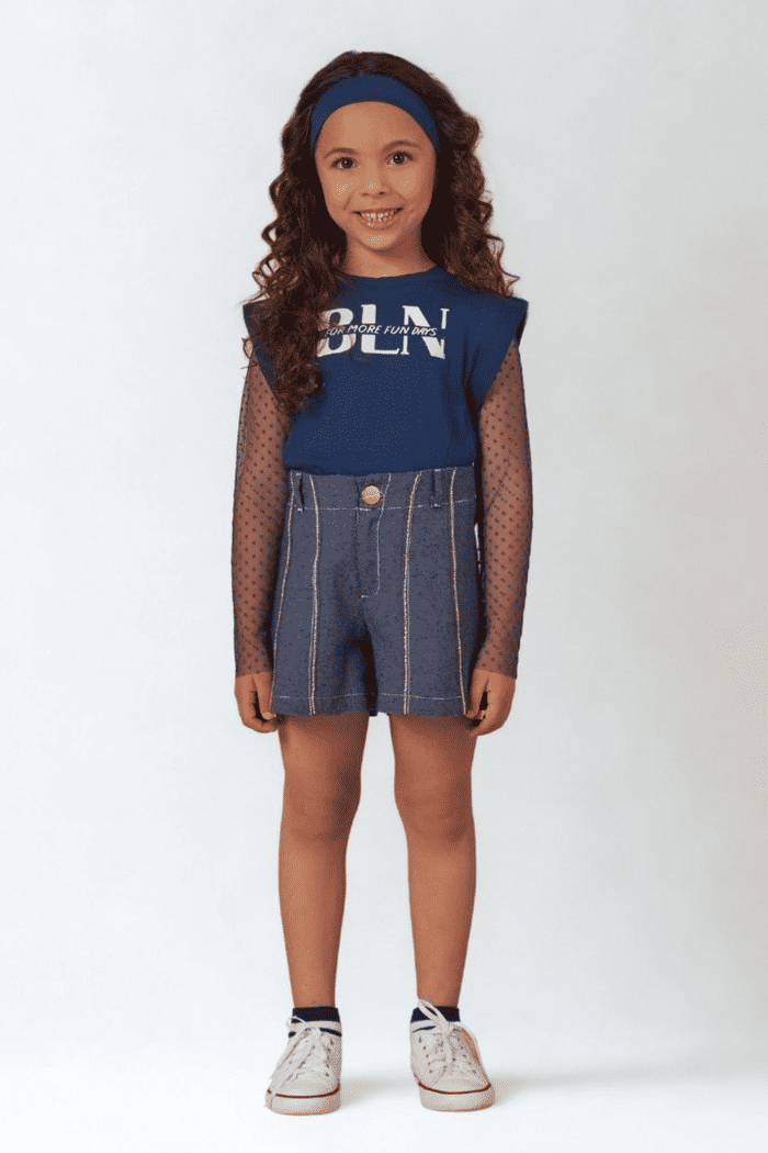 Blusa com mangas de tule poá