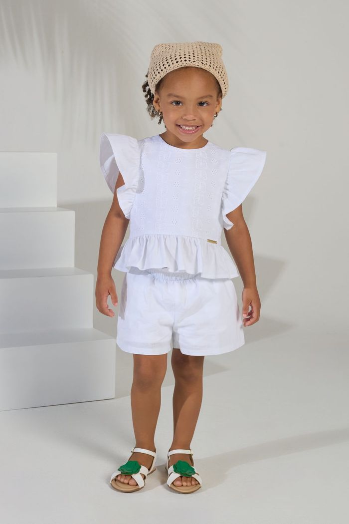 Conjunto de tricoline detalhe com manga de fru-fru