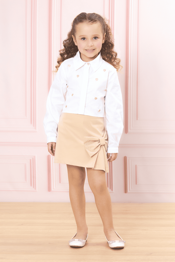 Camisa de tricoline com aplique de corações