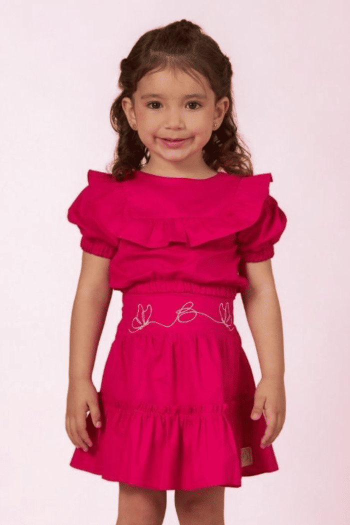 Conjunto de tricoline blusa e saia com pala bordada